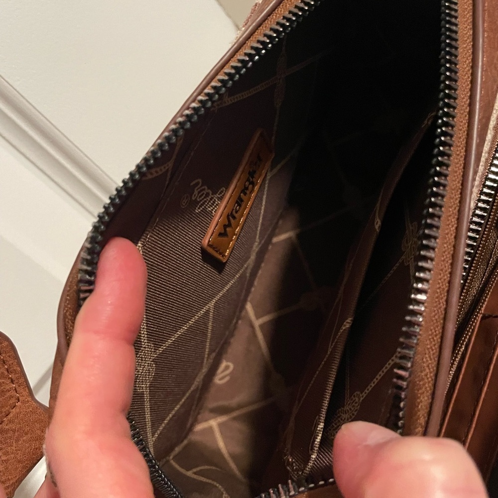 Wrangler Aztec crossbody purse - Picture 2 of 3